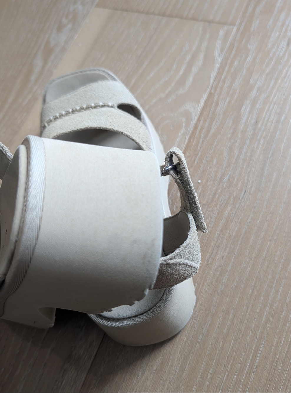 UGG Women’s Tan Suede Platform Sandals - Picture 12 of 13